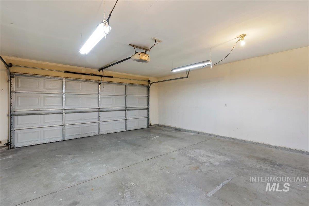 11741 W Aldershot, Boise, Idaho 83709, 3 Bedrooms, 2 Bathrooms, Residential For Sale, Price $399,000,MLS 98998981