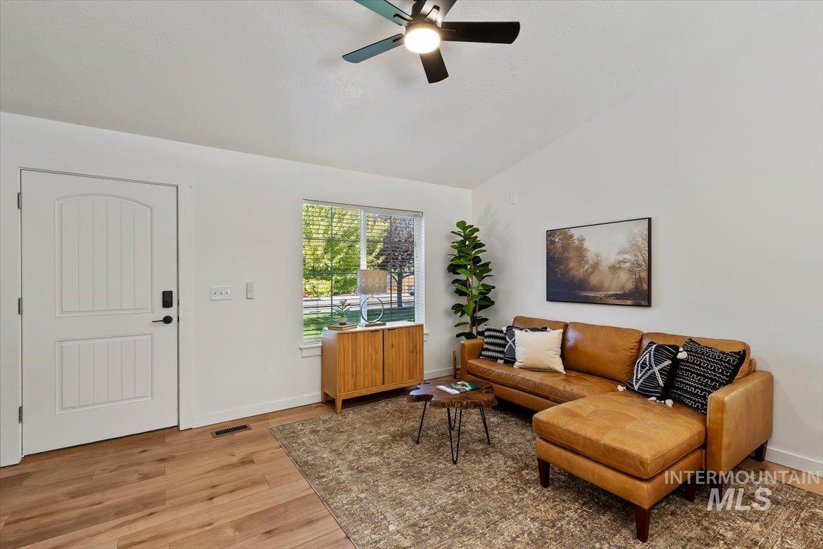 11741 W Aldershot, Boise, Idaho 83709, 3 Bedrooms, 2 Bathrooms, Residential For Sale, Price $399,000,MLS 98998981