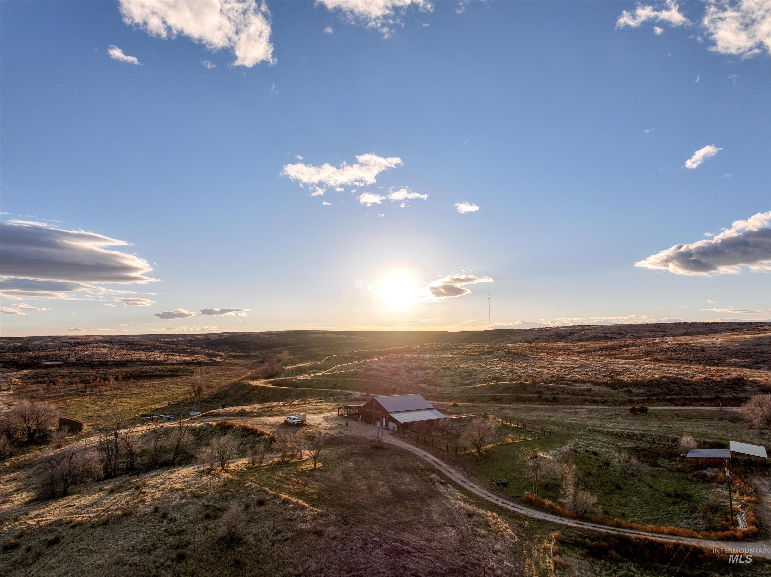 3615 Cassia, New Plymouth, Idaho 83655, 3 Bedrooms, 2 Bathrooms, Farm & Ranch For Sale, Price $2,300,000,MLS 98998983