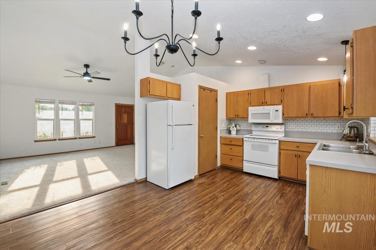 1558 N Tina Marie Ave, Meridian, Idaho 83642, 3 Bedrooms, 2 Bathrooms, Residential For Sale, Price $409,900, 98998987