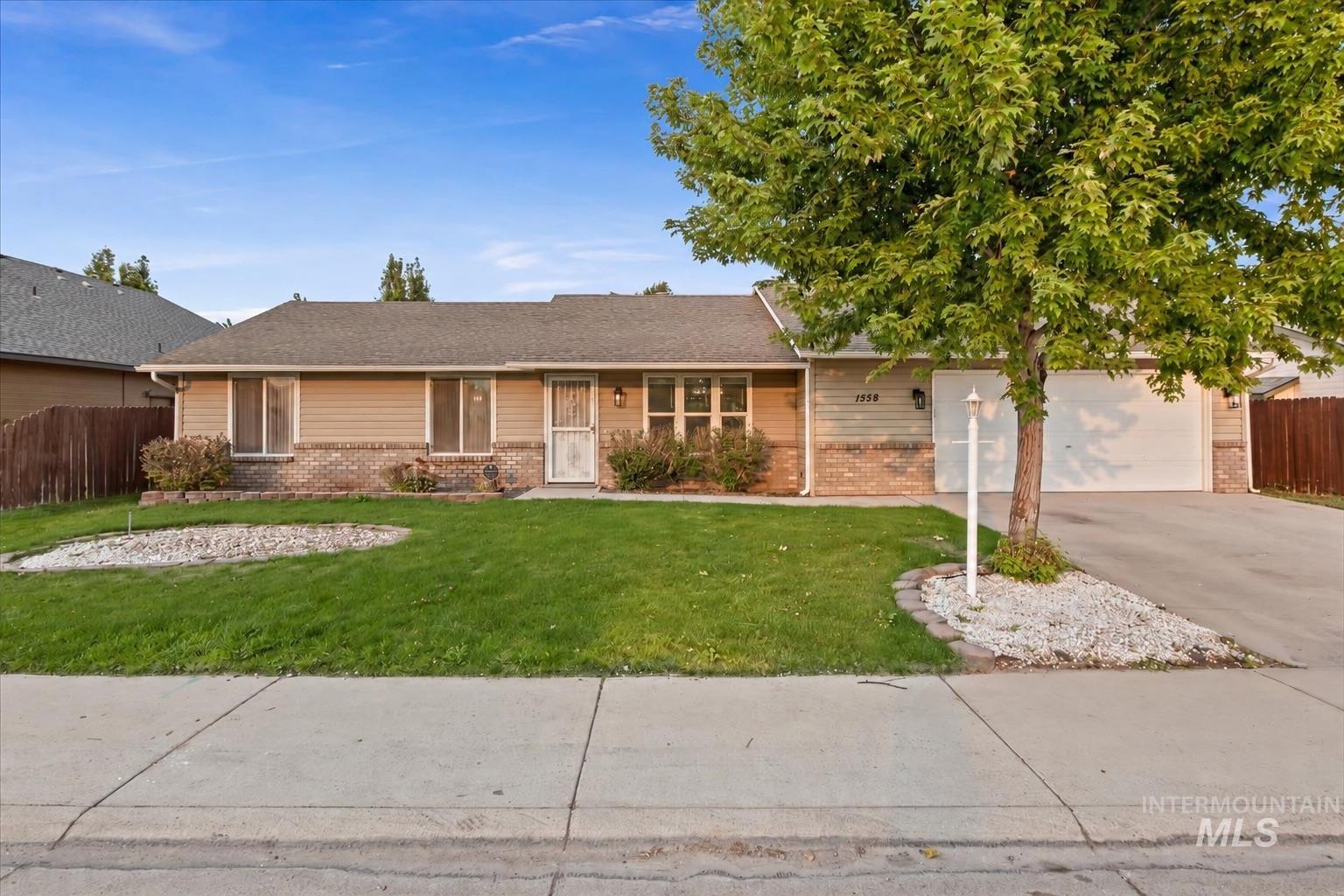 1558 N Tina Marie Ave, Meridian, Idaho 83642, 3 Bedrooms, 2 Bathrooms, Residential For Sale, Price $409,900, 98998987