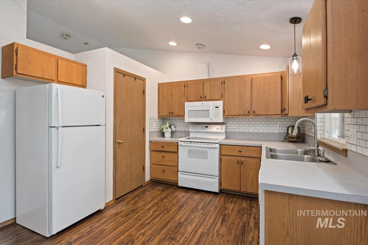 1558 N Tina Marie Ave, Meridian, Idaho 83642, 3 Bedrooms, 2 Bathrooms, Residential For Sale, Price $409,900, 98998987