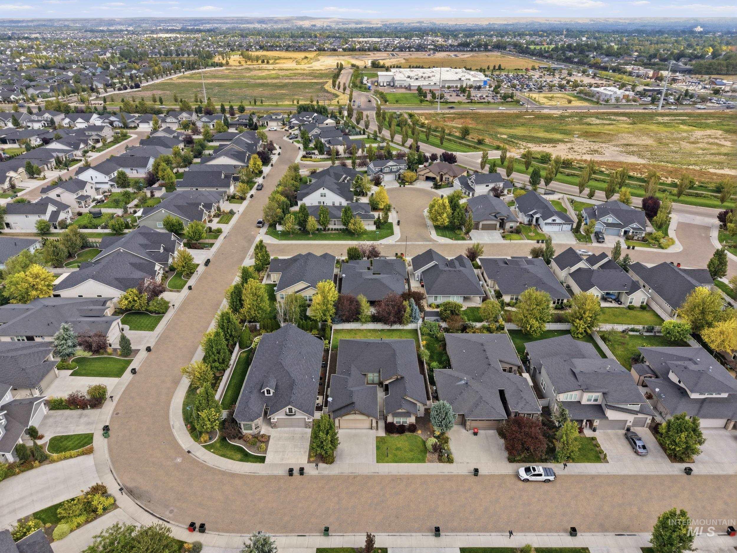 3500 W Lesina, Meridian, Idaho 83646, 3 Bedrooms, 2.5 Bathrooms, Residential For Sale, Price $645,000, 98998988