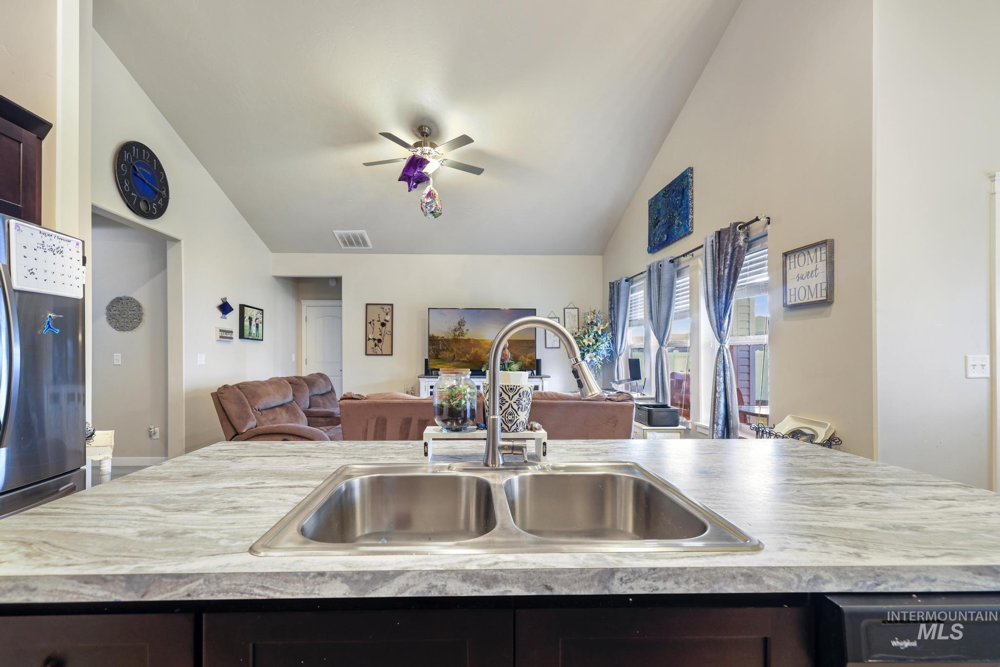 468 April Ave, Twin Falls, Idaho 83301, 3 Bedrooms, 2 Bathrooms, Residential For Sale, Price $370,000, 98998989