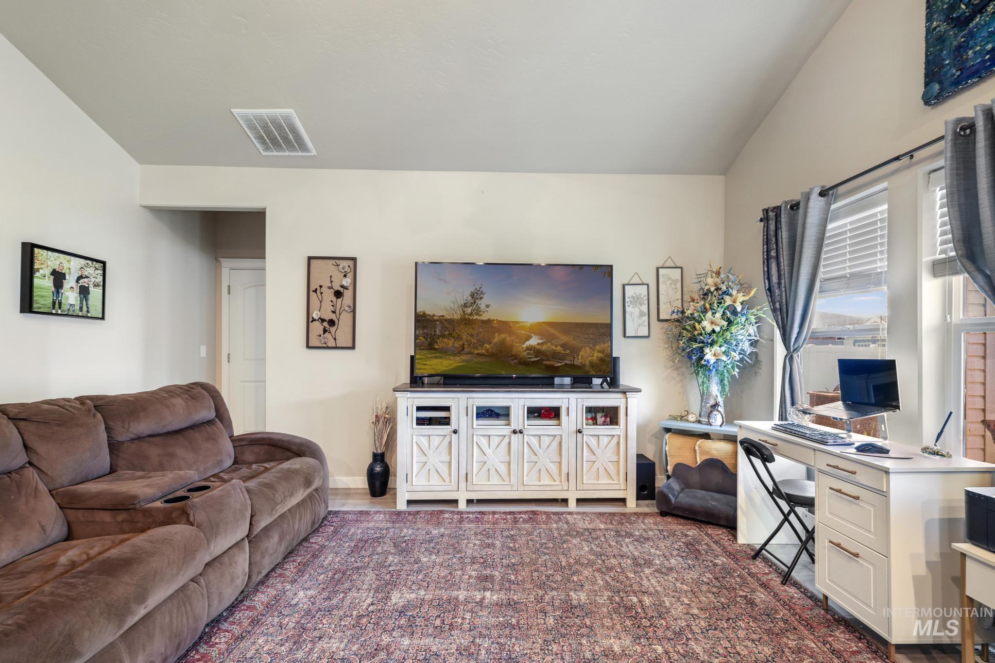 468 April Ave, Twin Falls, Idaho 83301, 3 Bedrooms, 2 Bathrooms, Residential For Sale, Price $370,000, 98998989