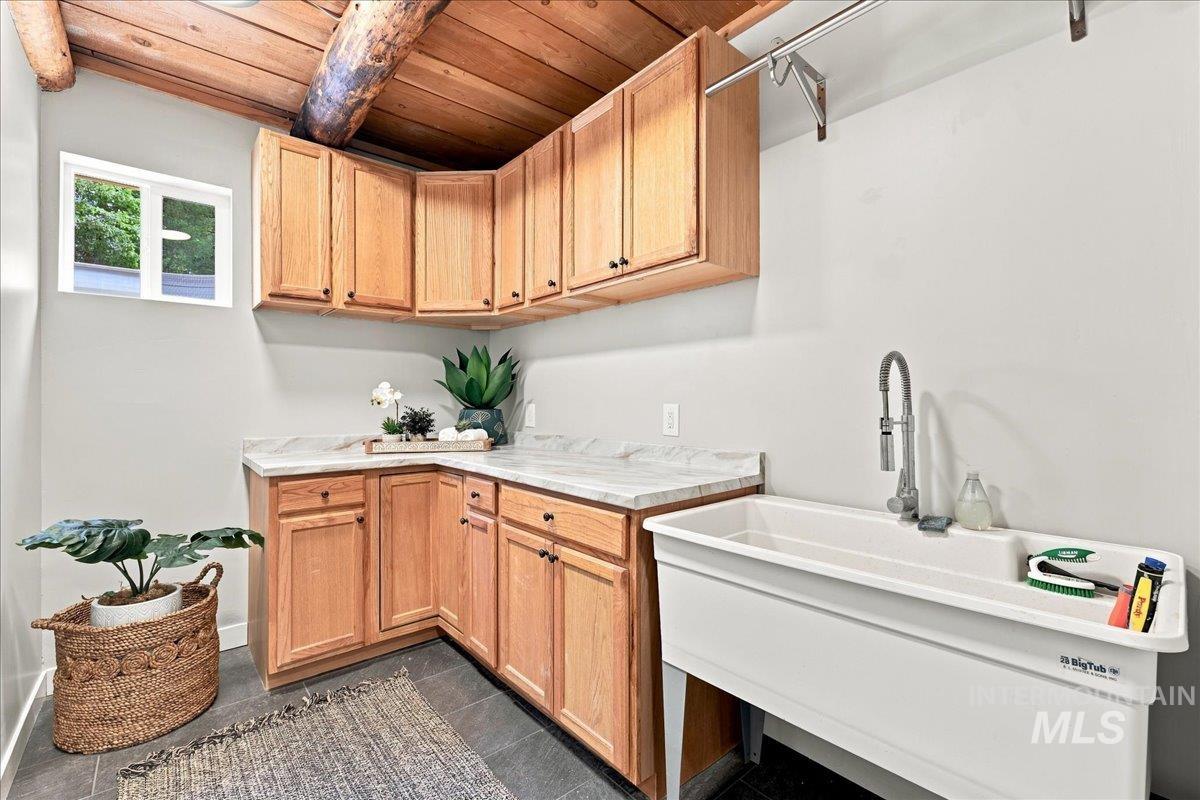 20 Homestead Dr, Boise, Idaho 83716, 3 Bedrooms, 3 Bathrooms, Residential For Sale, Price $879,000,MLS 98998991