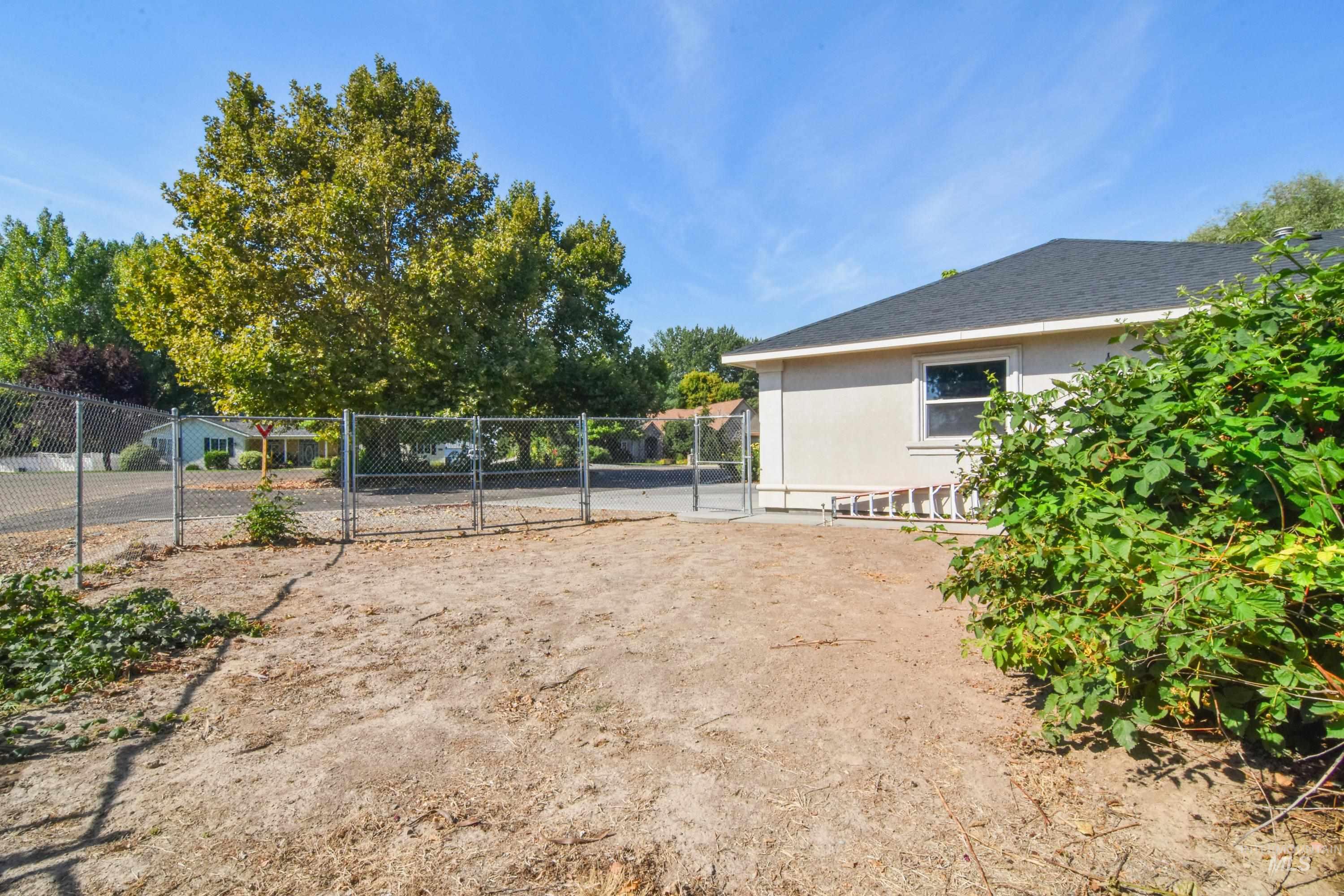 2060 Shelley dr, Payette, Idaho 83661, 3 Bedrooms, 4 Bathrooms, Residential For Sale, Price $650,000, 98998994