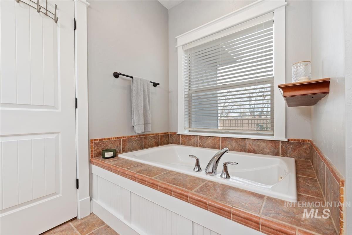 742 W Caine St, Meridian, Idaho 83646, 3 Bedrooms, 2.5 Bathrooms, Residential For Sale, Price $674,000, 98998995
