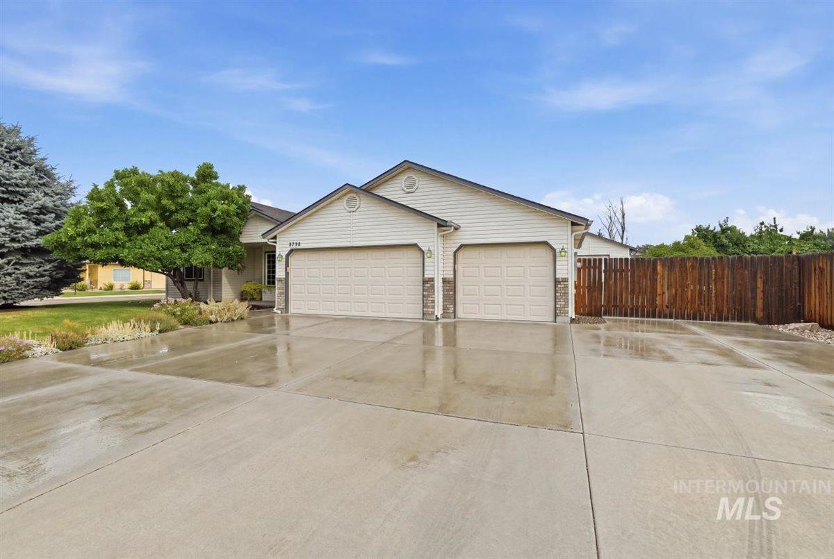 8798 W Mediterranean Ct., Boise, Idaho 83709, 3 Bedrooms, 2 Bathrooms, Residential For Sale, Price $499,000, 98998997