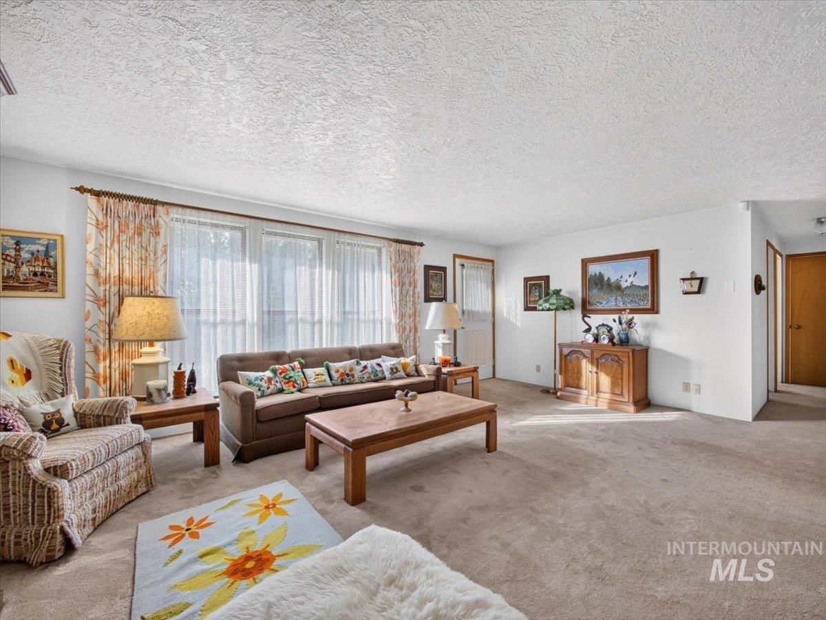 800 W South Slope Rd, Emmett, Idaho 83617, 2 Bedrooms, 2 Bathrooms, Residential For Sale, Price $535,000, 98998998