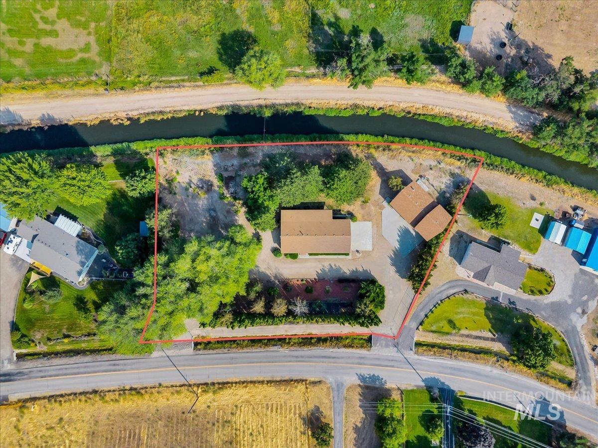 800 W South Slope Rd, Emmett, Idaho 83617, 2 Bedrooms, 2 Bathrooms, Residential For Sale, Price $535,000, 98998998
