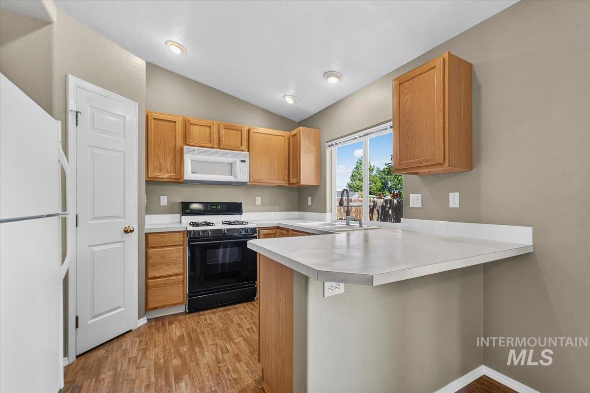 2624 S Stonehedge Dr., Nampa, Idaho 83686, 3 Bedrooms, 2.5 Bathrooms, Residential For Sale, Price $375,000, 98998999