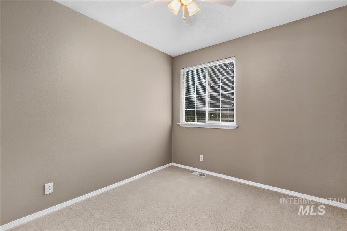 2624 S Stonehedge Dr., Nampa, Idaho 83686, 3 Bedrooms, 2.5 Bathrooms, Residential For Sale, Price $375,000, 98998999