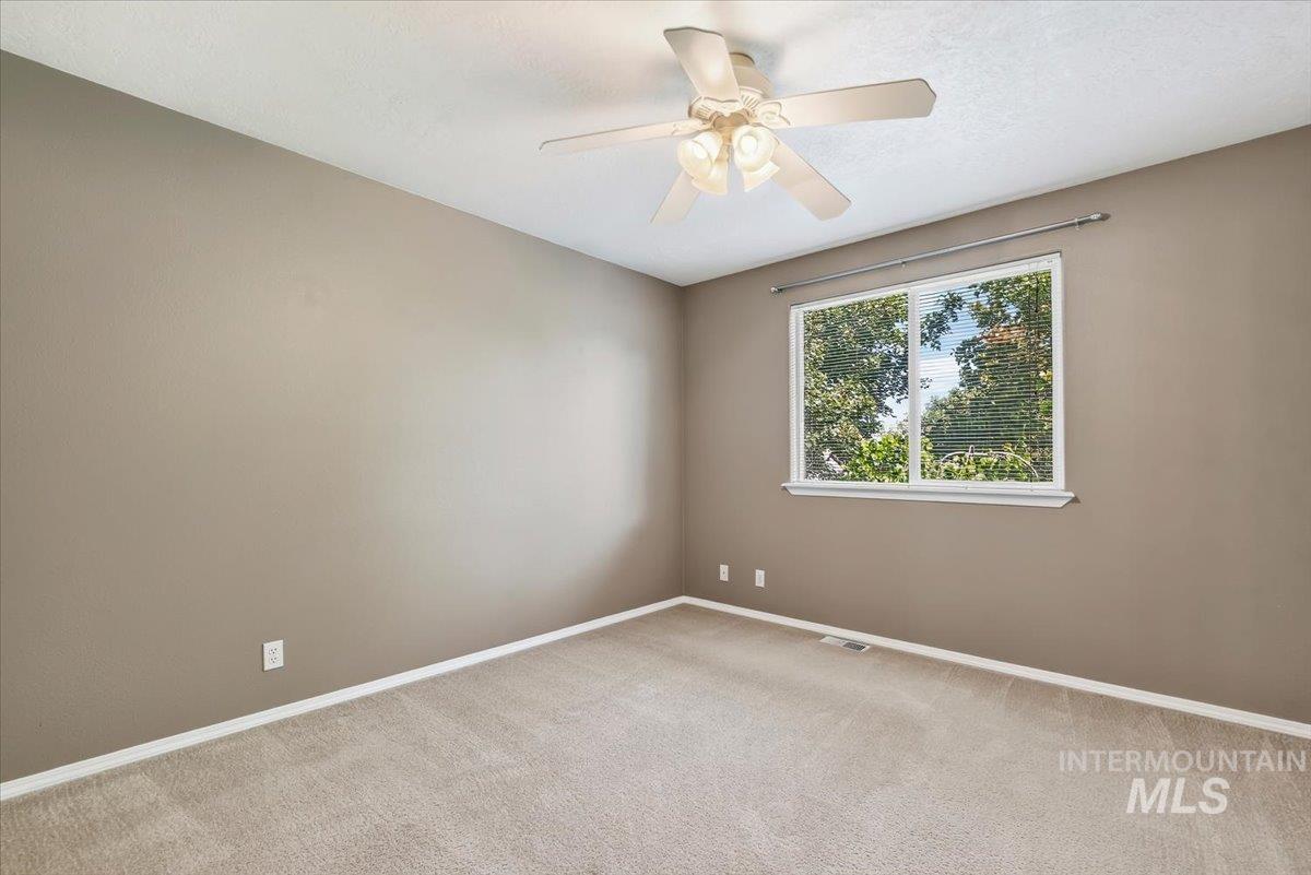 2624 S Stonehedge Dr., Nampa, Idaho 83686, 3 Bedrooms, 2.5 Bathrooms, Residential For Sale, Price $375,000, 98998999