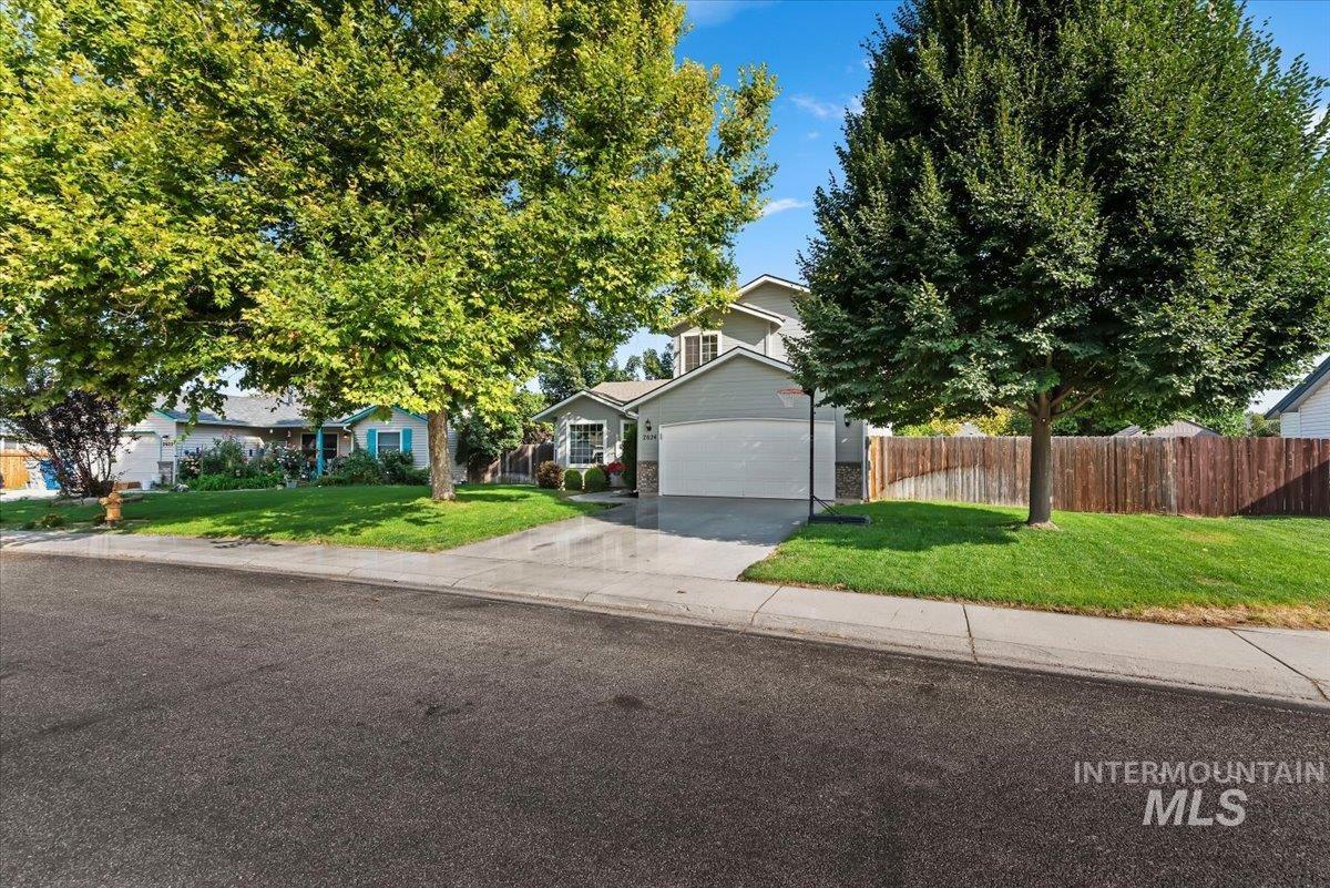 2624 S Stonehedge Dr., Nampa, Idaho 83686, 3 Bedrooms, 2.5 Bathrooms, Residential For Sale, Price $375,000, 98998999