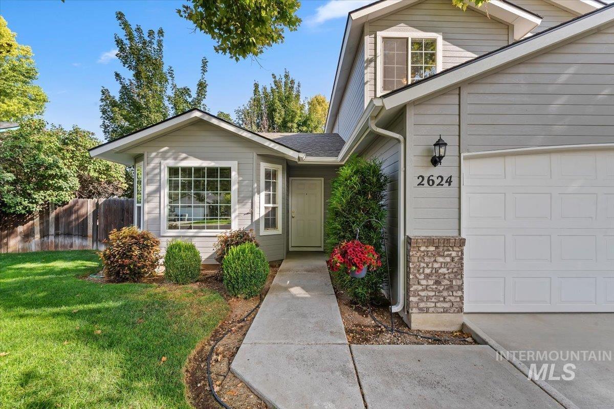 2624 S Stonehedge Dr., Nampa, Idaho 83686, 3 Bedrooms, 2.5 Bathrooms, Residential For Sale, Price $375,000, 98998999