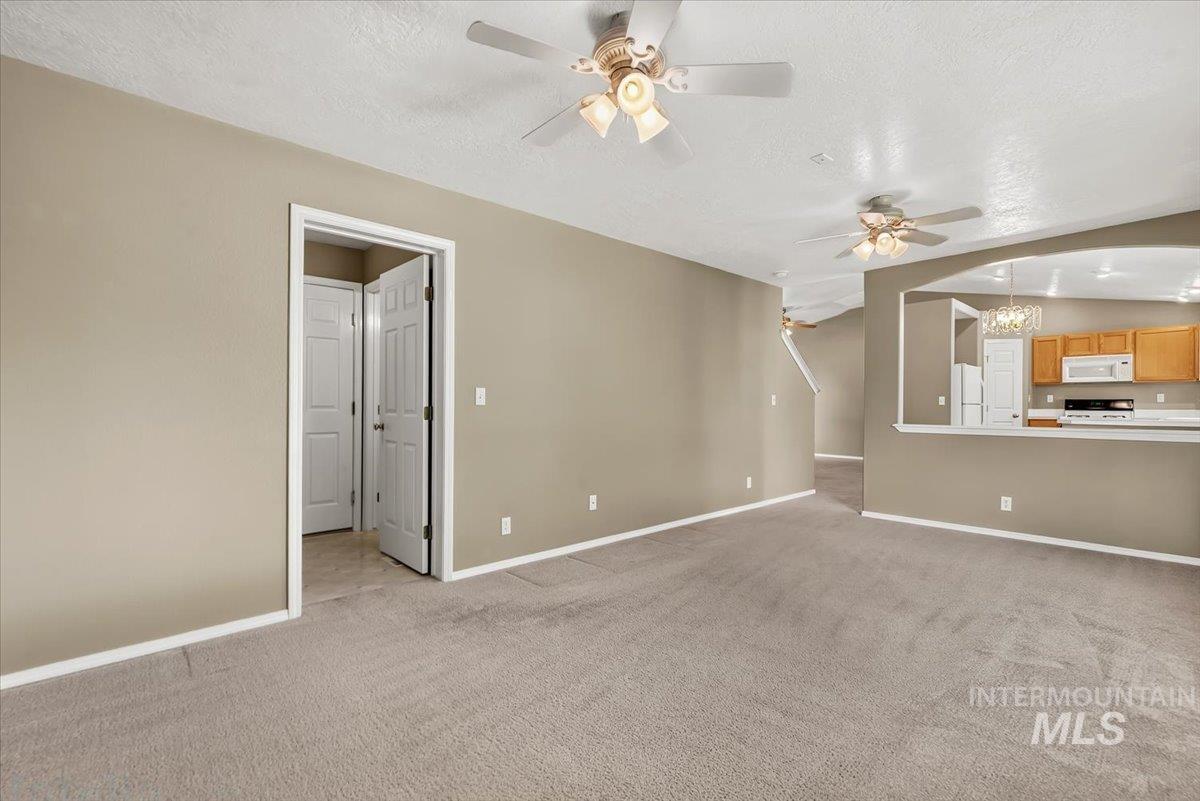 2624 S Stonehedge Dr., Nampa, Idaho 83686, 3 Bedrooms, 2.5 Bathrooms, Residential For Sale, Price $375,000, 98998999