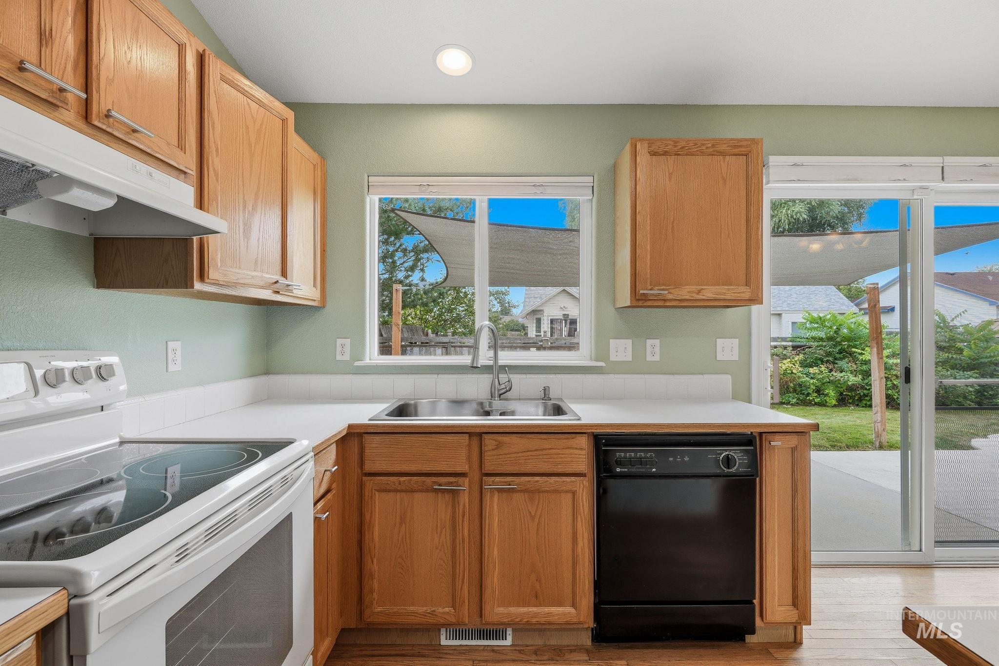 7437 W Tobi St, Boise, Idaho 83714, 3 Bedrooms, 2 Bathrooms, Residential For Sale, Price $499,900, 98999000