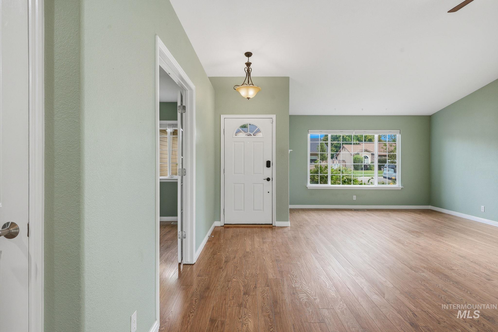 7437 W Tobi St, Boise, Idaho 83714, 3 Bedrooms, 2 Bathrooms, Residential For Sale, Price $499,900, 98999000