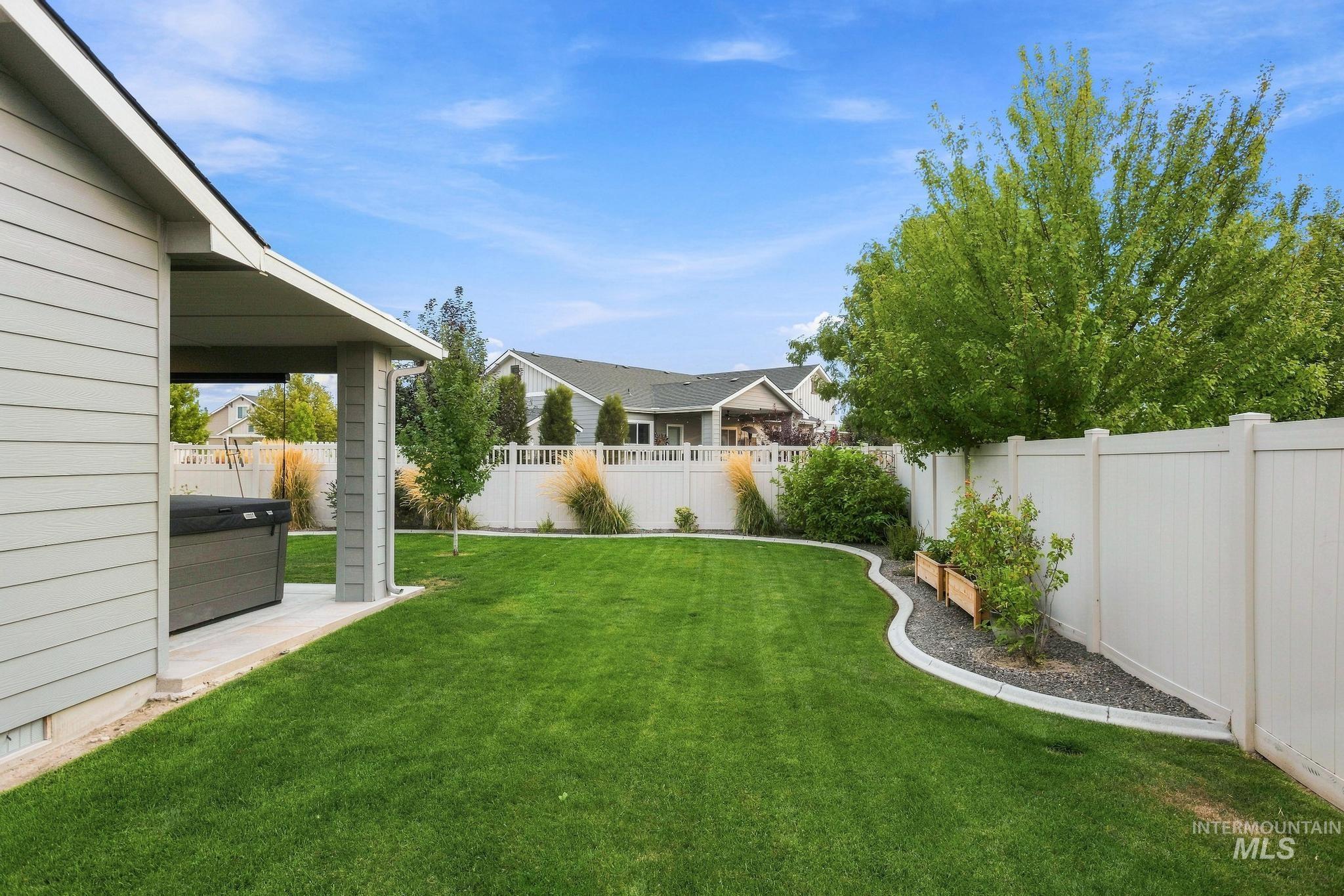 6237 E Canyon Crossing Dr, Nampa, Idaho 83687, 3 Bedrooms, 2 Bathrooms, Residential For Sale, Price $525,000, 98999002