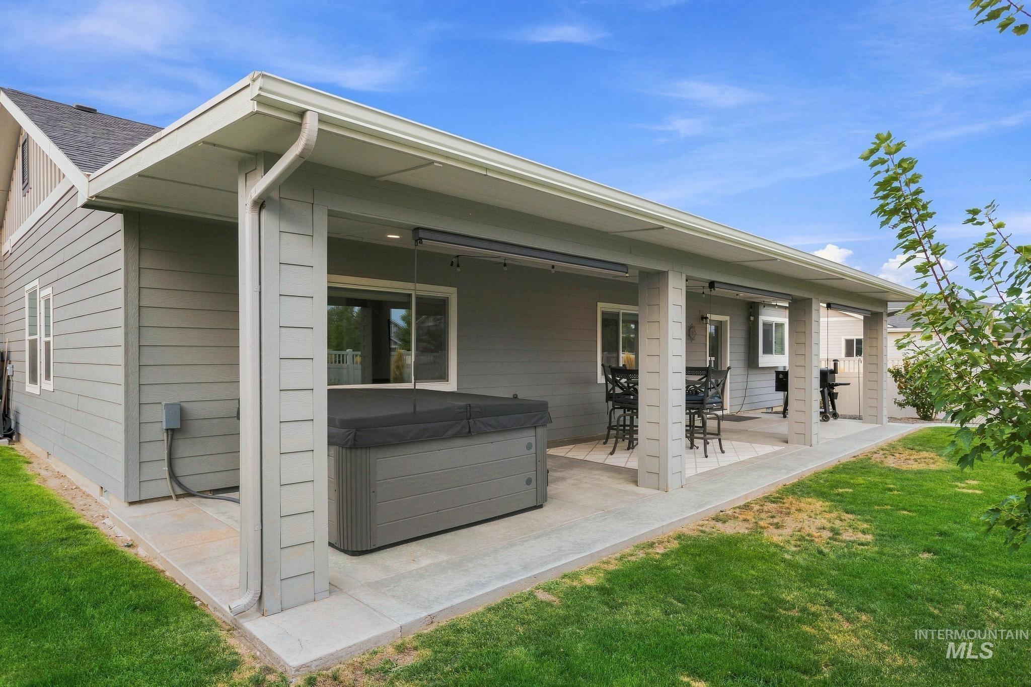 6237 E Canyon Crossing Dr, Nampa, Idaho 83687, 3 Bedrooms, 2 Bathrooms, Residential For Sale, Price $525,000, 98999002