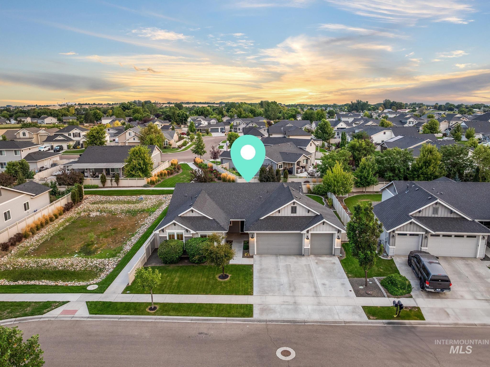 6237 E Canyon Crossing Dr, Nampa, Idaho 83687, 3 Bedrooms, 2 Bathrooms, Residential For Sale, Price $525,000, 98999002