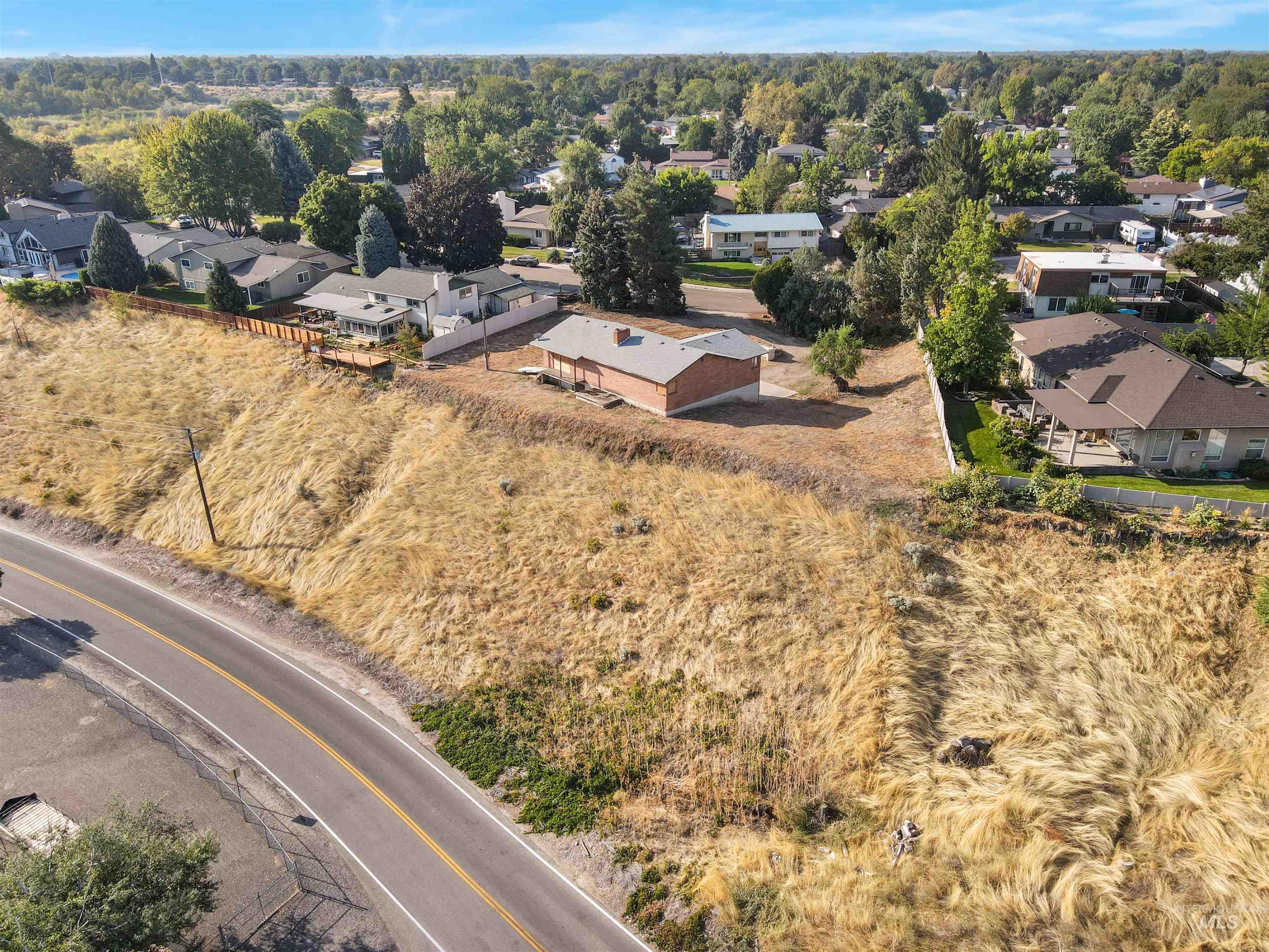9520 W Knottingham, Boise, Idaho 83704, 4 Bedrooms, 2 Bathrooms, Residential For Sale, Price $475,000, 98999006