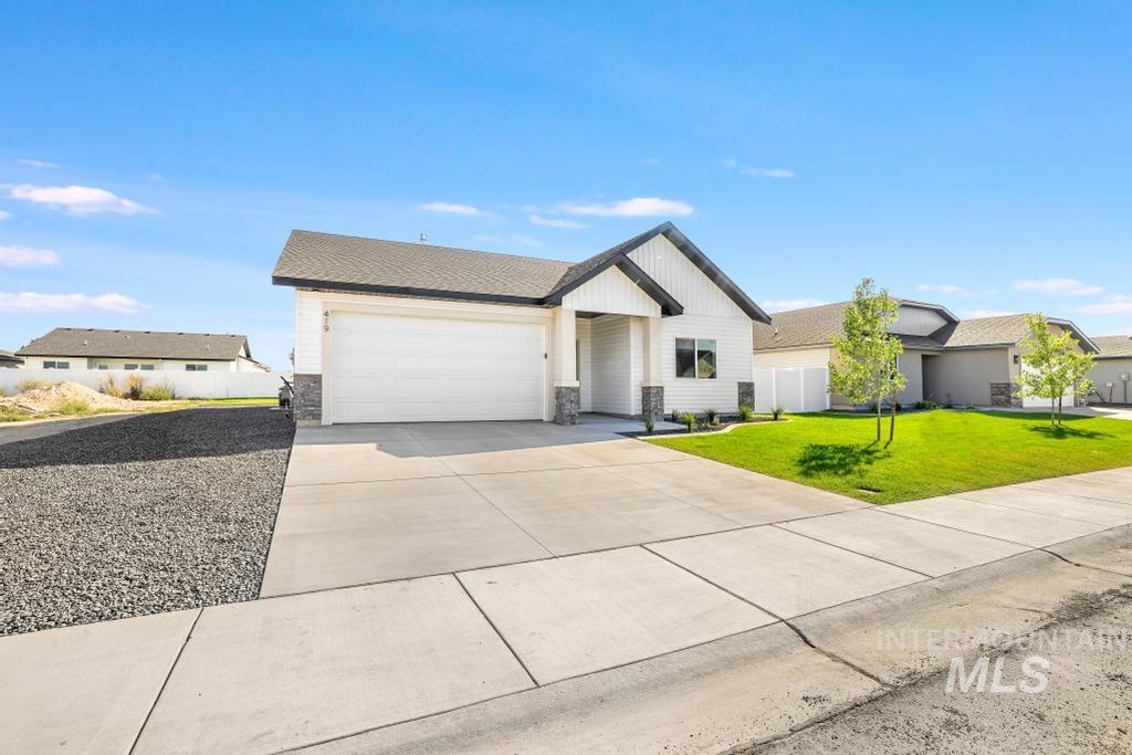 419 Rock Dove Loop, Twin Falls, Idaho 83301, 3 Bedrooms, 2 Bathrooms, Residential For Sale, Price $375,000, 98999007