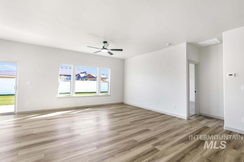 419 Rock Dove Loop, Twin Falls, Idaho 83301, 3 Bedrooms, 2 Bathrooms, Residential For Sale, Price $375,000, 98999007