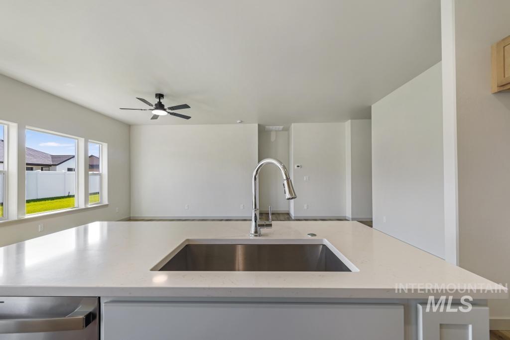 419 Rock Dove Loop, Twin Falls, Idaho 83301, 3 Bedrooms, 2 Bathrooms, Residential For Sale, Price $375,000, 98999007