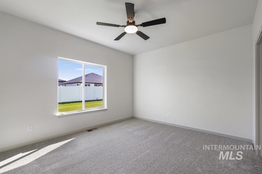 419 Rock Dove Loop, Twin Falls, Idaho 83301, 3 Bedrooms, 2 Bathrooms, Residential For Sale, Price $375,000, 98999007