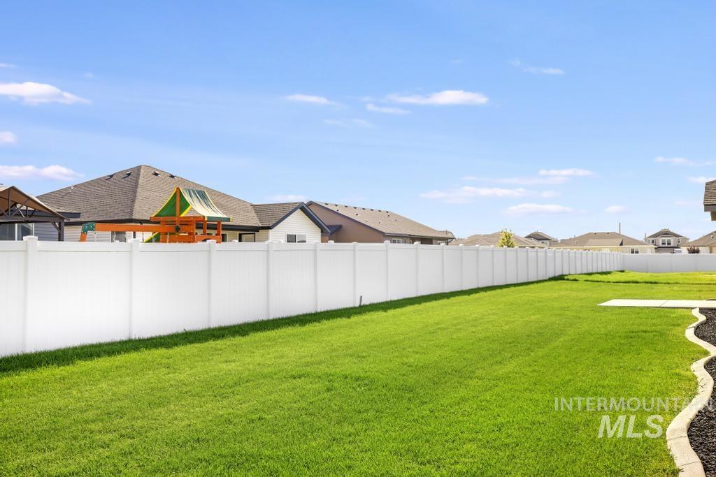 419 Rock Dove Loop, Twin Falls, Idaho 83301, 3 Bedrooms, 2 Bathrooms, Residential For Sale, Price $375,000, 98999007