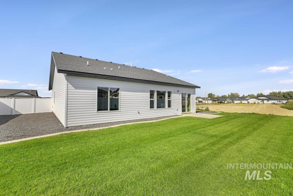 419 Rock Dove Loop, Twin Falls, Idaho 83301, 3 Bedrooms, 2 Bathrooms, Residential For Sale, Price $375,000, 98999007