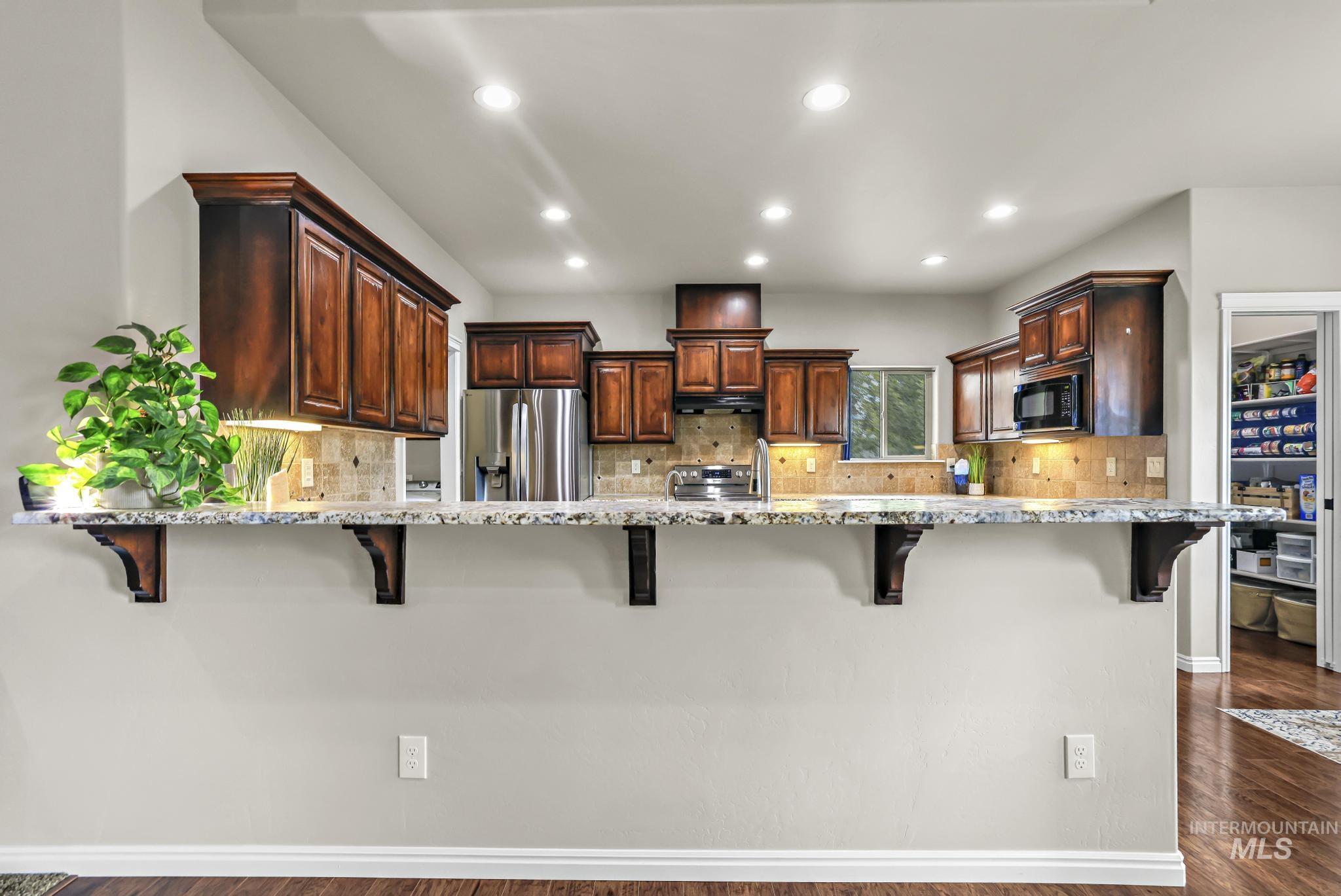 921 Ballard Ln, Kimberly, Idaho 83341, 3 Bedrooms, 3.5 Bathrooms, Residential For Sale, Price $515,000, 98999010