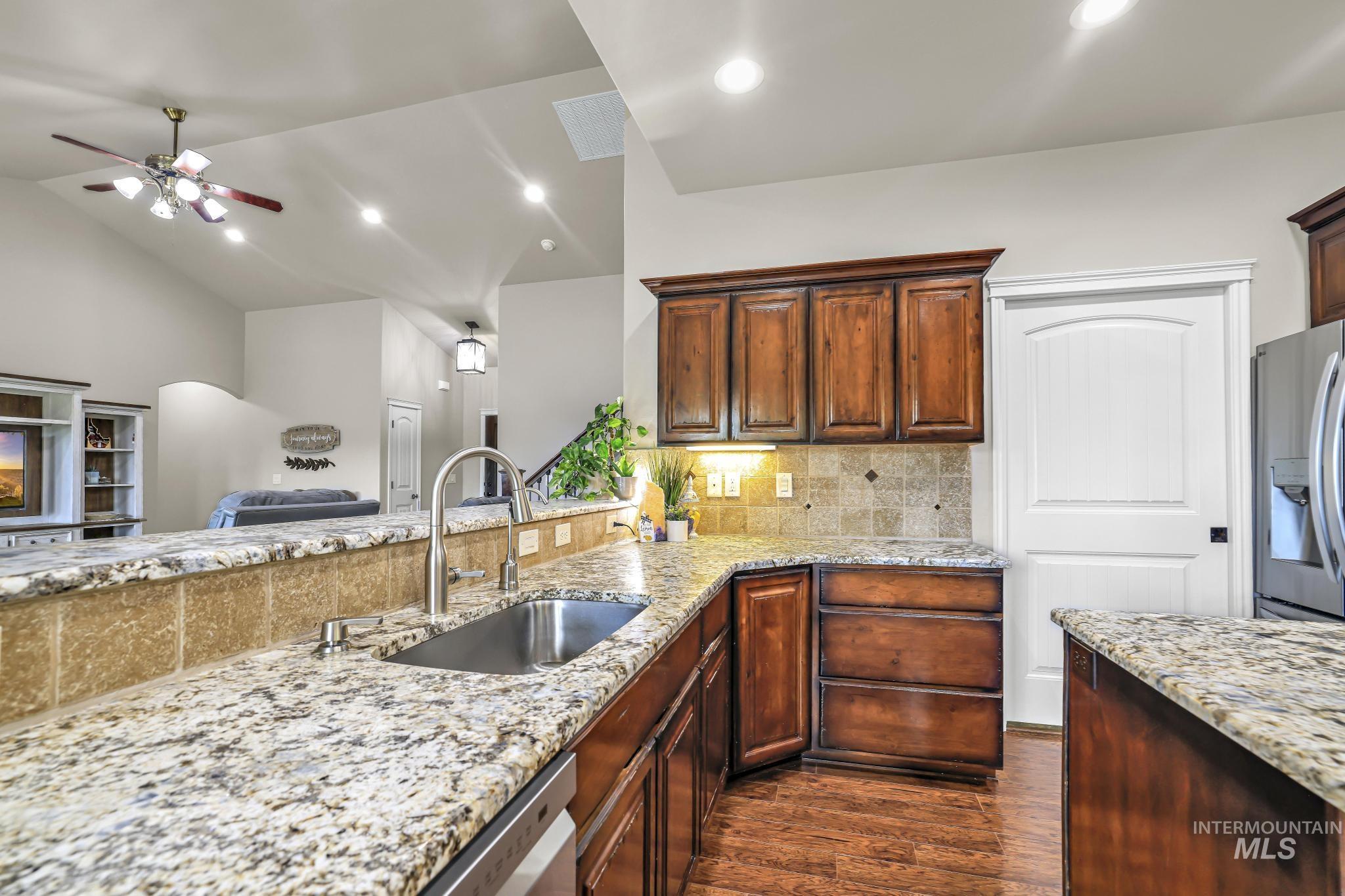921 Ballard Ln, Kimberly, Idaho 83341, 3 Bedrooms, 3.5 Bathrooms, Residential For Sale, Price $515,000, 98999010