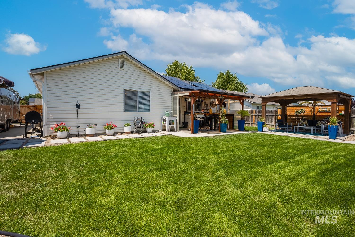 1806 S Camas St., Nampa, Idaho 83686, 3 Bedrooms, 2 Bathrooms, Residential For Sale, Price $399,900,MLS 98999012