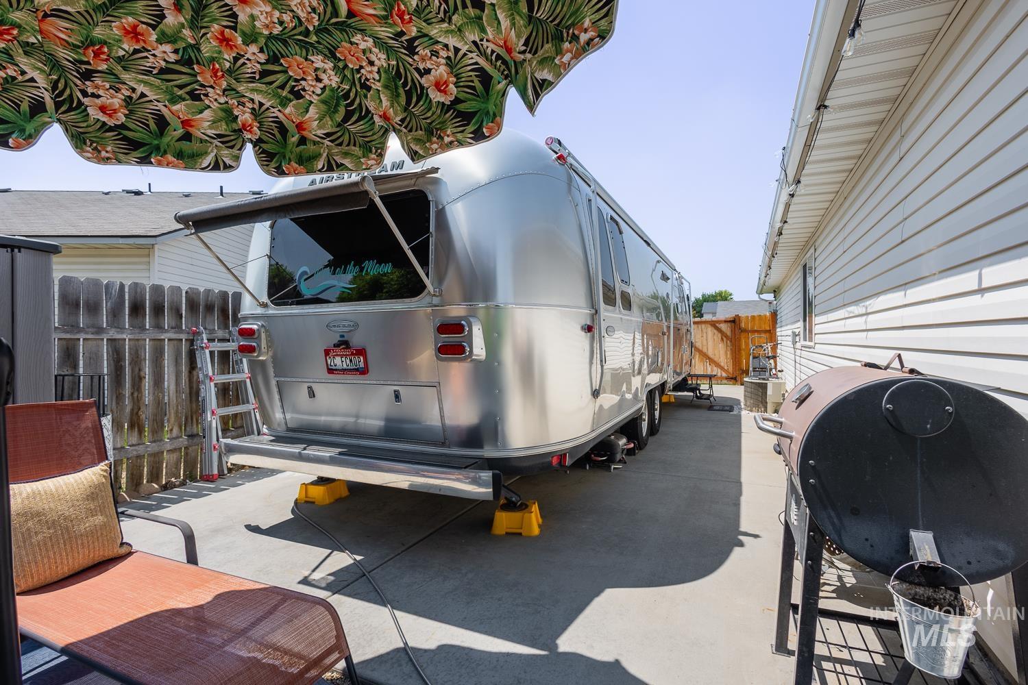 1806 S Camas St., Nampa, Idaho 83686, 3 Bedrooms, 2 Bathrooms, Residential For Sale, Price $399,900,MLS 98999012