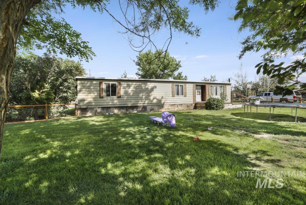 3762 N 2200 E, Filer, Idaho 83328, 3 Bedrooms, 2 Bathrooms, Residential For Sale, Price $400,000,MLS 98999013