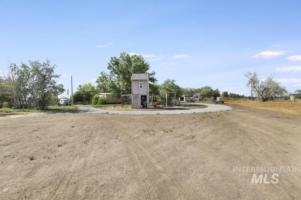 3762 N 2200 E, Filer, Idaho 83328, 3 Bedrooms, 2 Bathrooms, Residential For Sale, Price $400,000,MLS 98999013