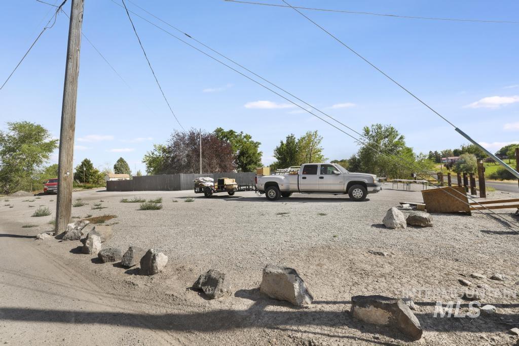 3762 N 2200 E, Filer, Idaho 83328, 3 Bedrooms, 2 Bathrooms, Residential For Sale, Price $400,000,MLS 98999013