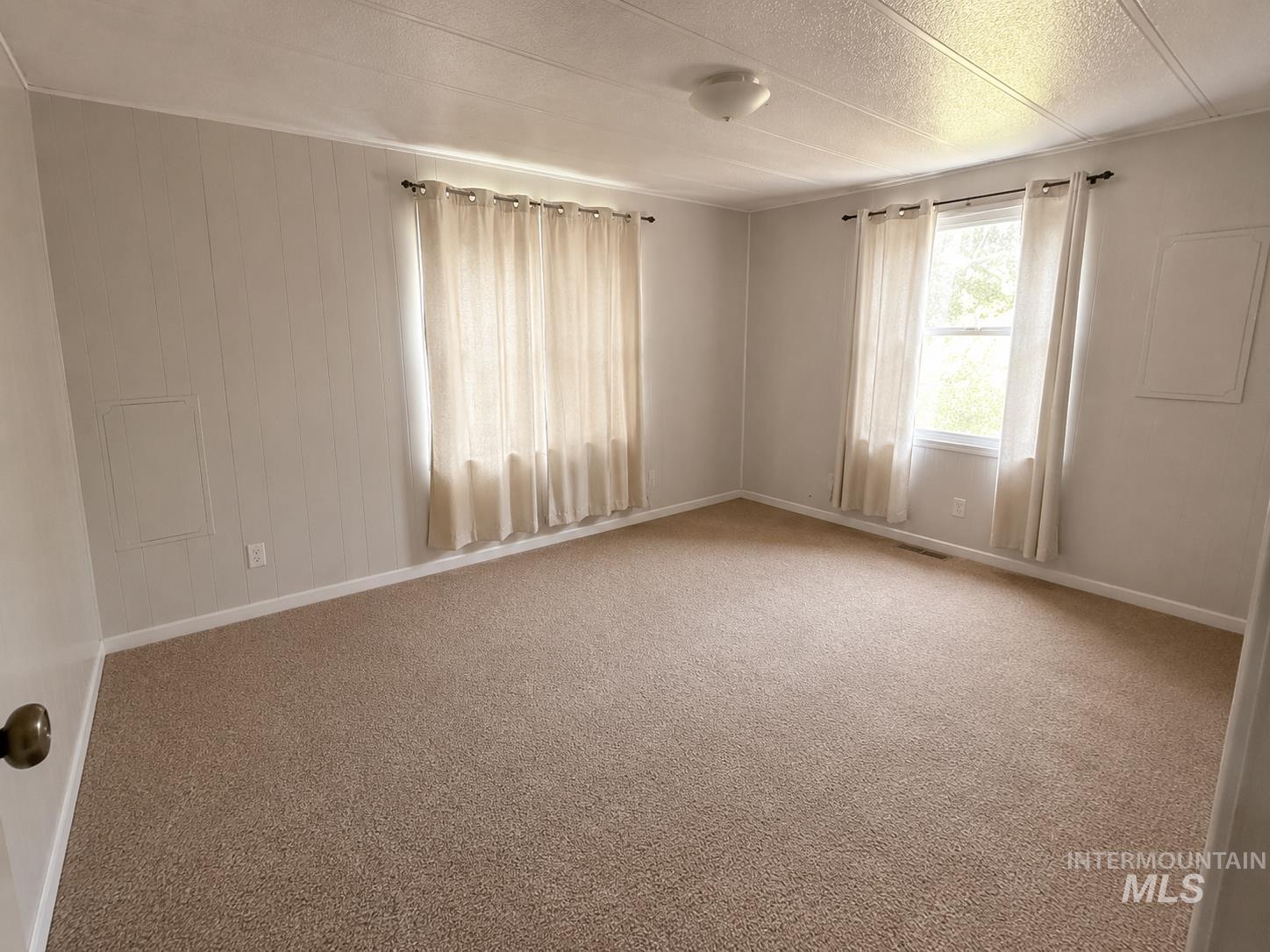 3762 N 2200 E, Filer, Idaho 83328, 3 Bedrooms, 2 Bathrooms, Residential For Sale, Price $400,000,MLS 98999013
