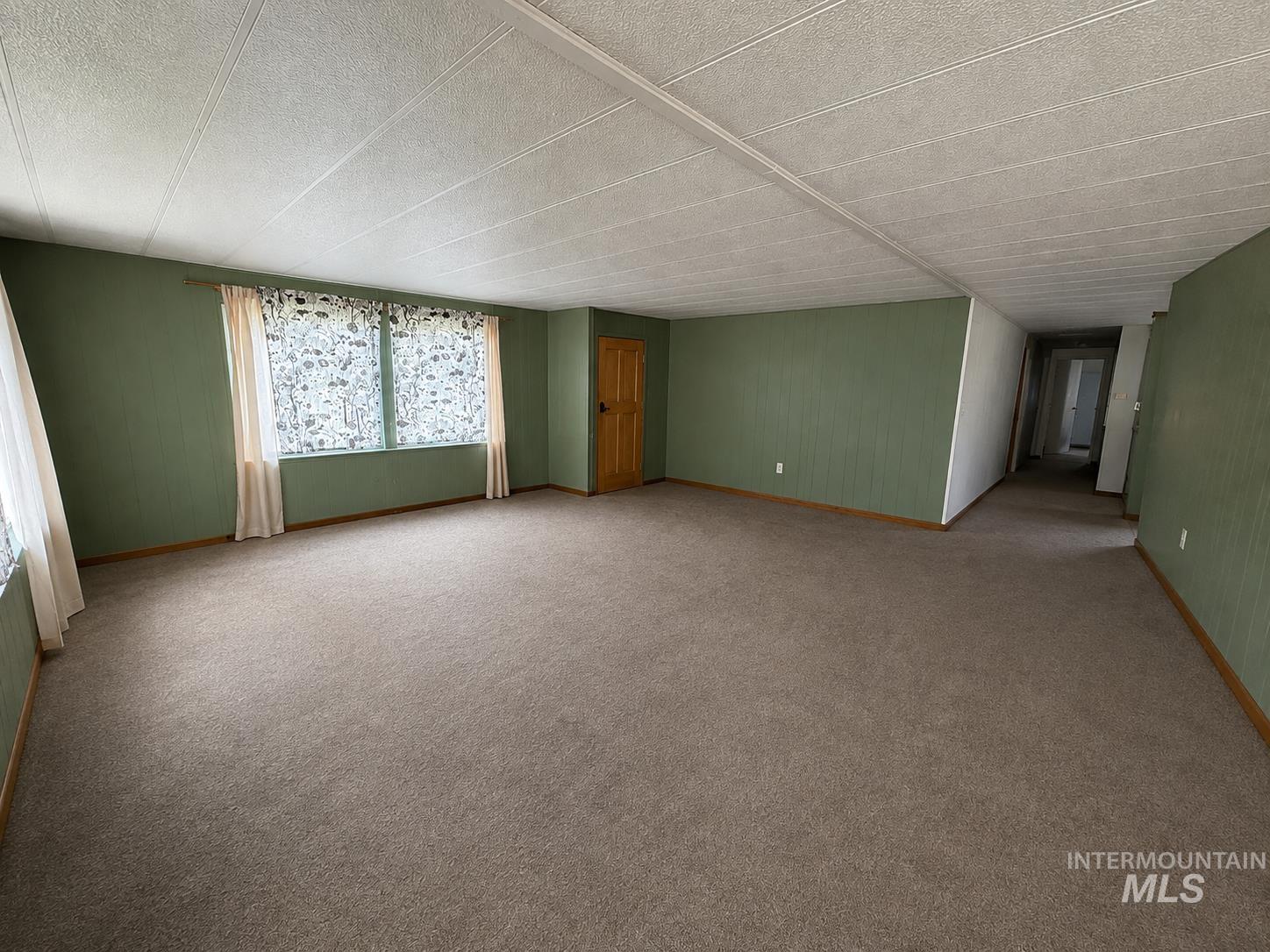 3762 N 2200 E, Filer, Idaho 83328, 3 Bedrooms, 2 Bathrooms, Residential For Sale, Price $400,000,MLS 98999013