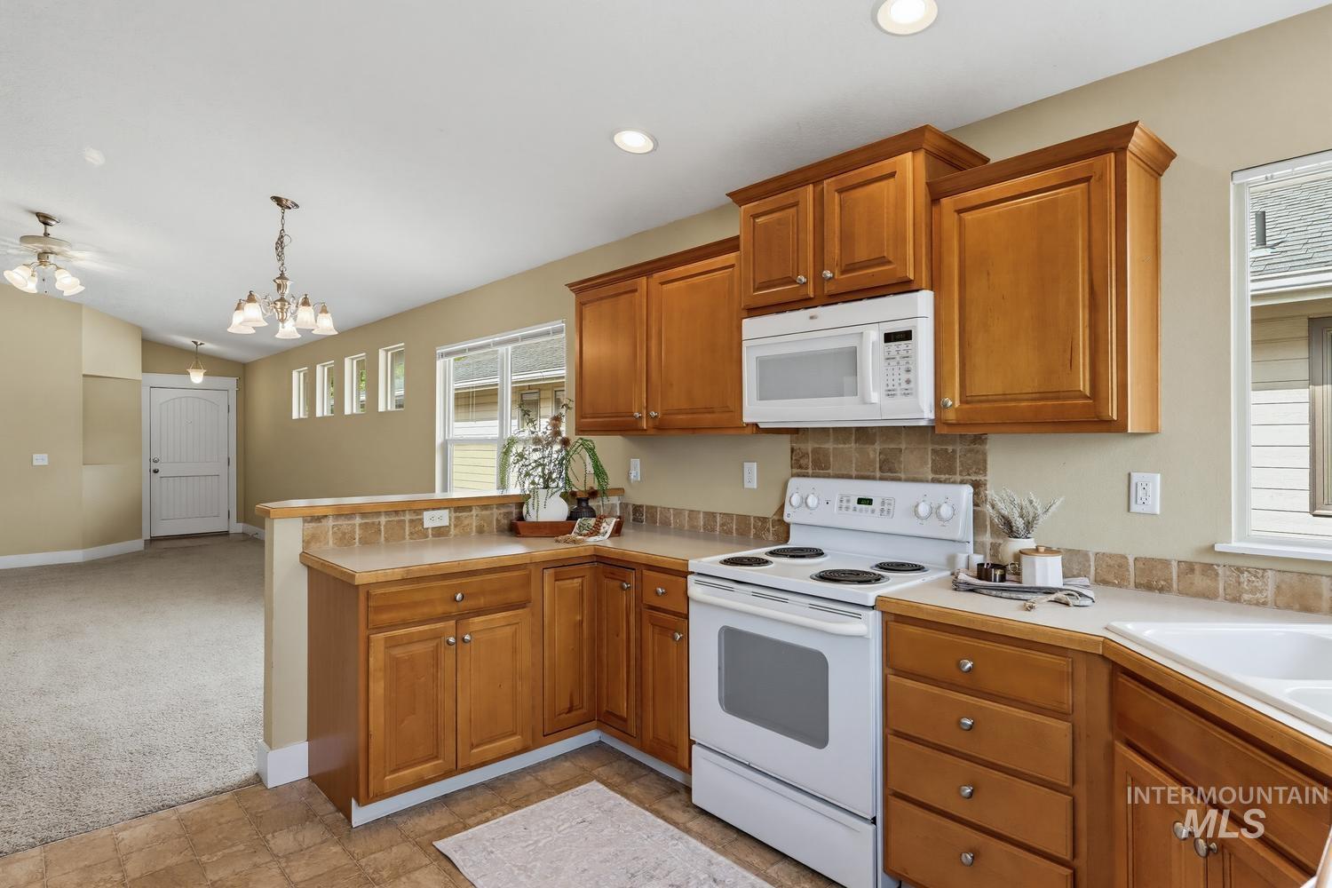 9702 W Amity, Boise, Idaho 83709, 3 Bedrooms, 2 Bathrooms, Residential For Sale, Price $409,900, 98999014
