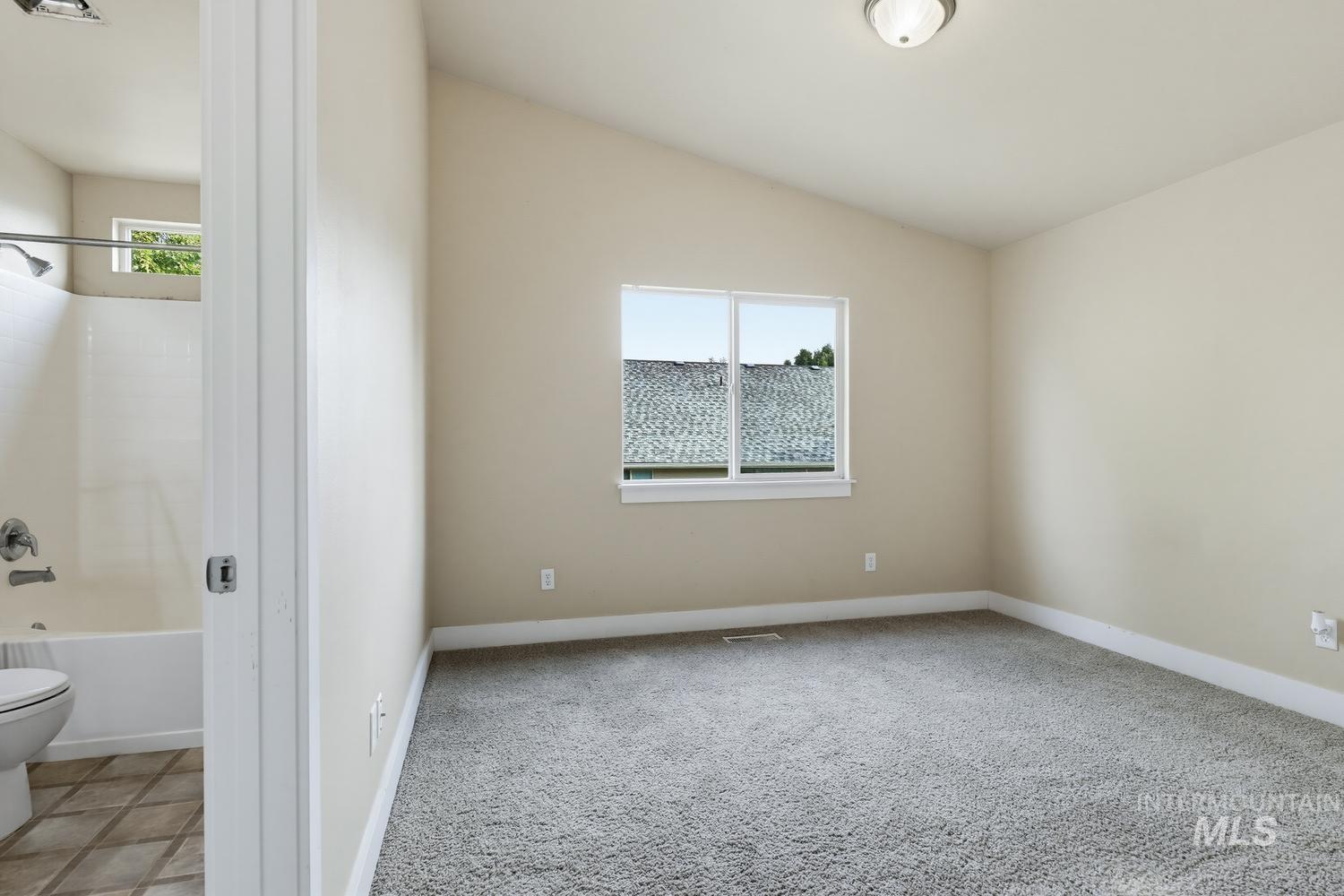 9702 W Amity, Boise, Idaho 83709, 3 Bedrooms, 2 Bathrooms, Residential For Sale, Price $409,900, 98999014