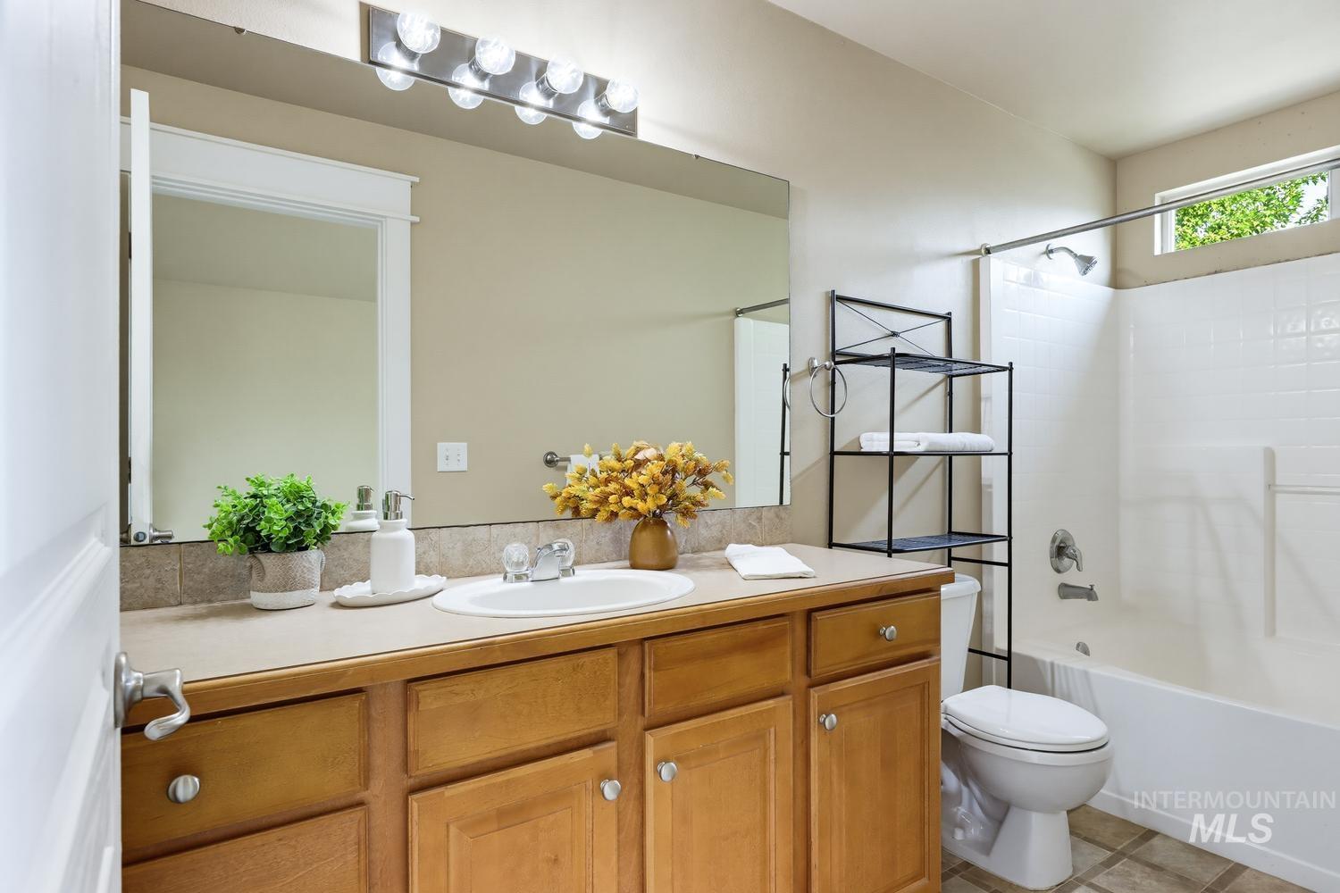 9702 W Amity, Boise, Idaho 83709, 3 Bedrooms, 2 Bathrooms, Residential For Sale, Price $409,900, 98999014