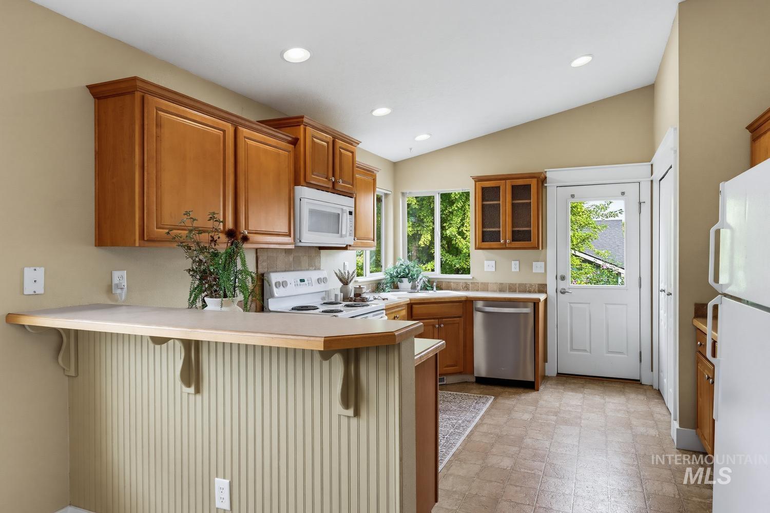 9702 W Amity, Boise, Idaho 83709, 3 Bedrooms, 2 Bathrooms, Residential For Sale, Price $409,900, 98999014