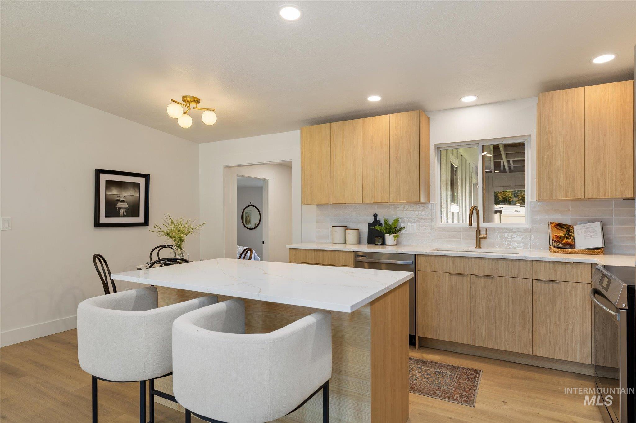 3420 W Sunset Ave., Boise, Idaho 83703, 4 Bedrooms, 2 Bathrooms, Residential For Sale, Price $589,900, 98999017