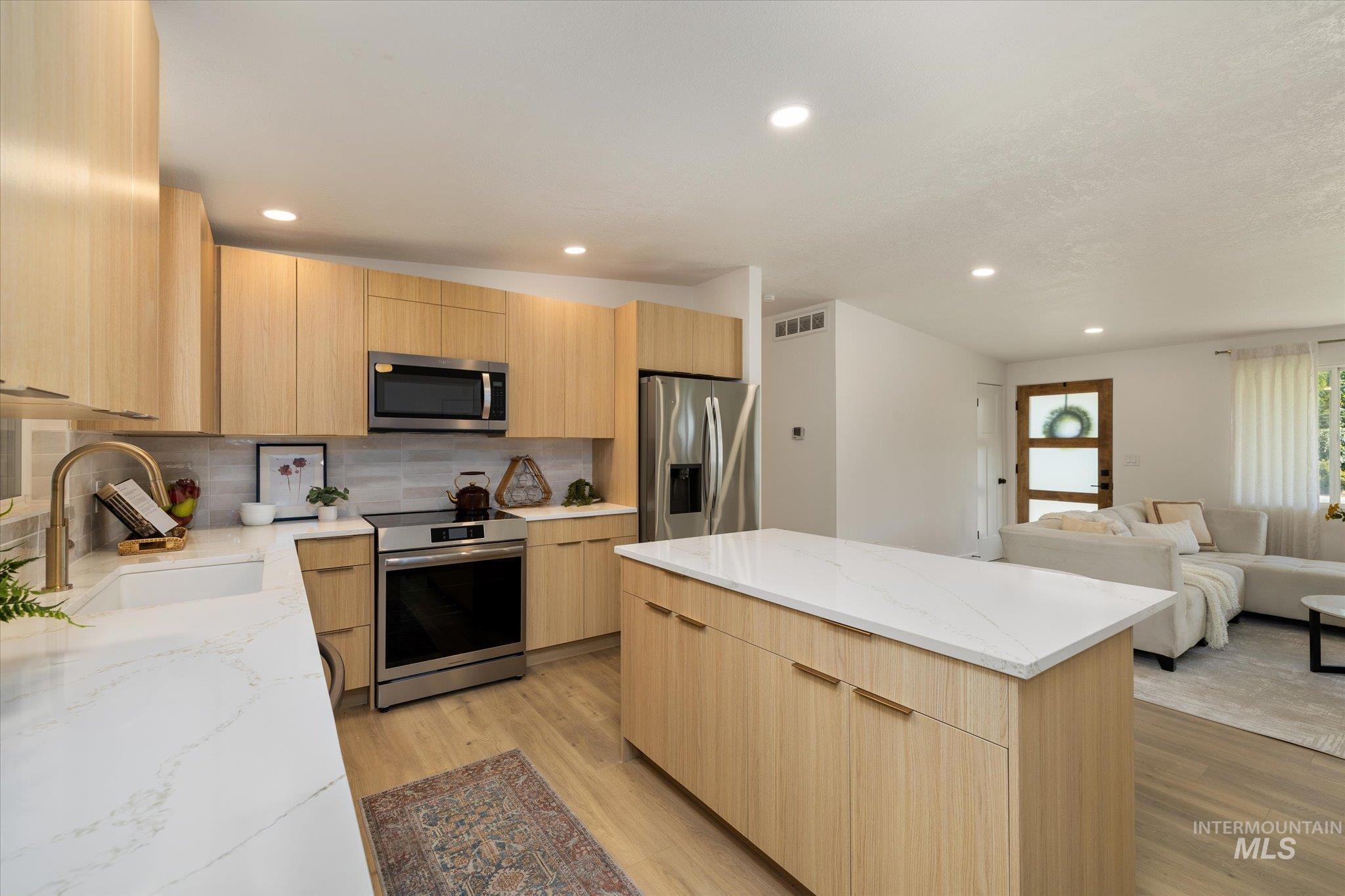 3420 W Sunset Ave., Boise, Idaho 83703, 4 Bedrooms, 2 Bathrooms, Residential For Sale, Price $589,900, 98999017