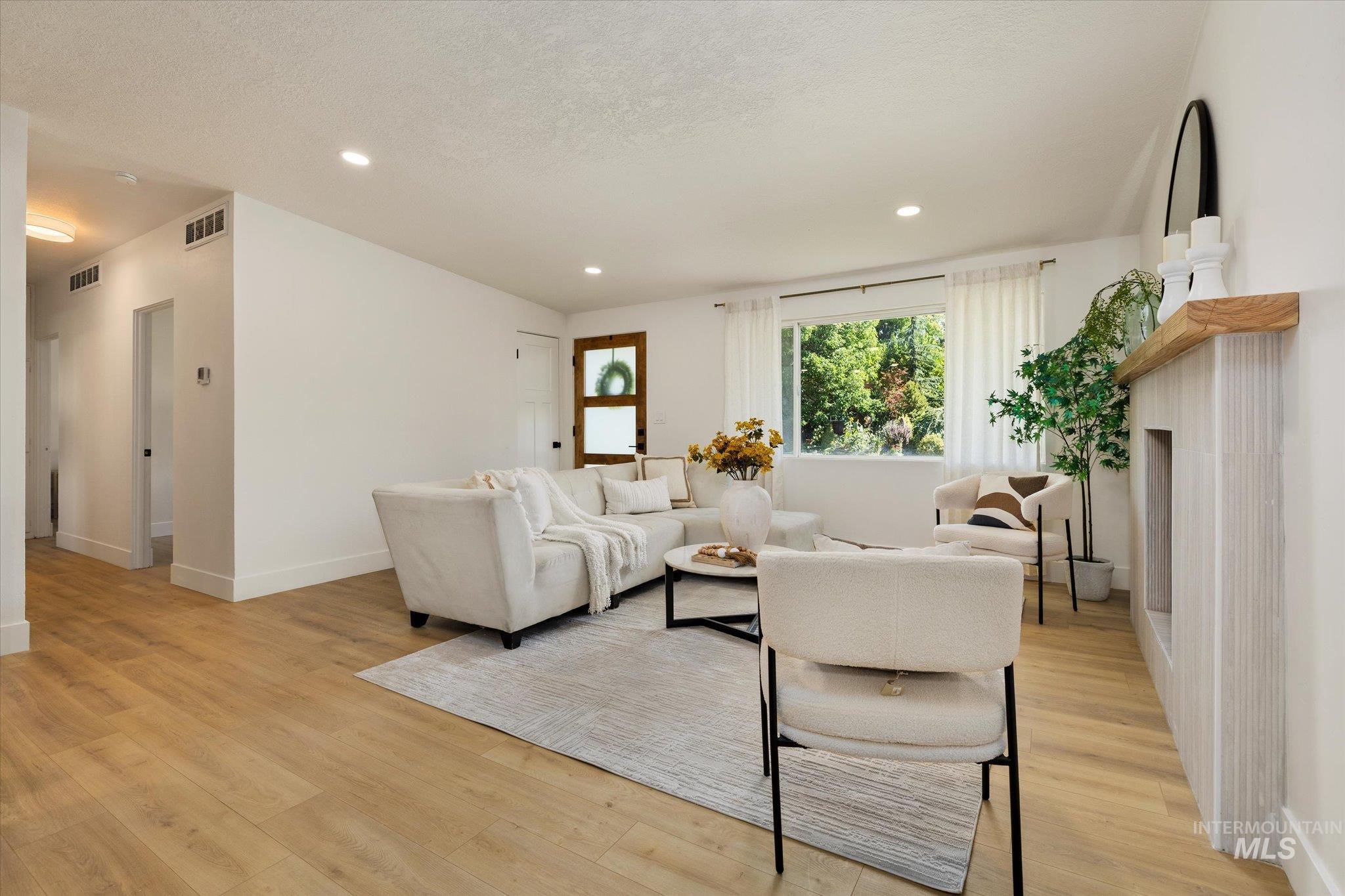 3420 W Sunset Ave., Boise, Idaho 83703, 4 Bedrooms, 2 Bathrooms, Residential For Sale, Price $589,900, 98999017