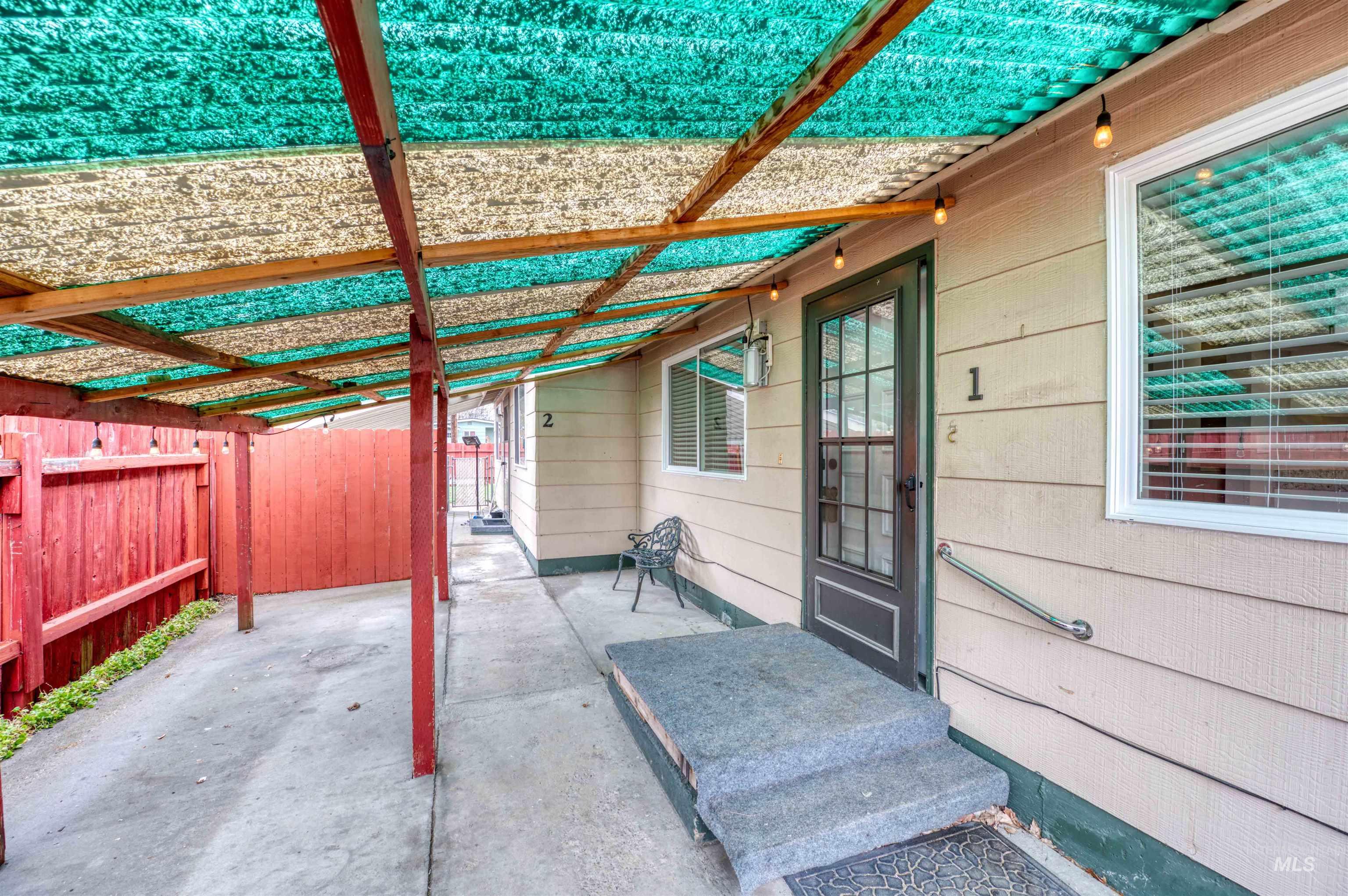 2708 Kerr Unit #1 & #2, Boise, Idaho 83705, 2 Bedrooms, 1 Bathroom, Residential Income For Sale, Price $475,000,MLS 98999019
